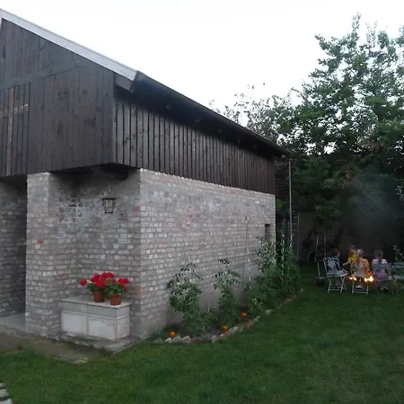 Kaboca Vendeghaz * Vác