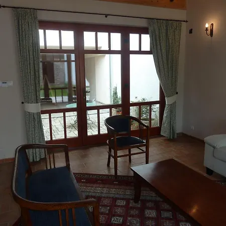 Kaboca Vendeghaz * Vác